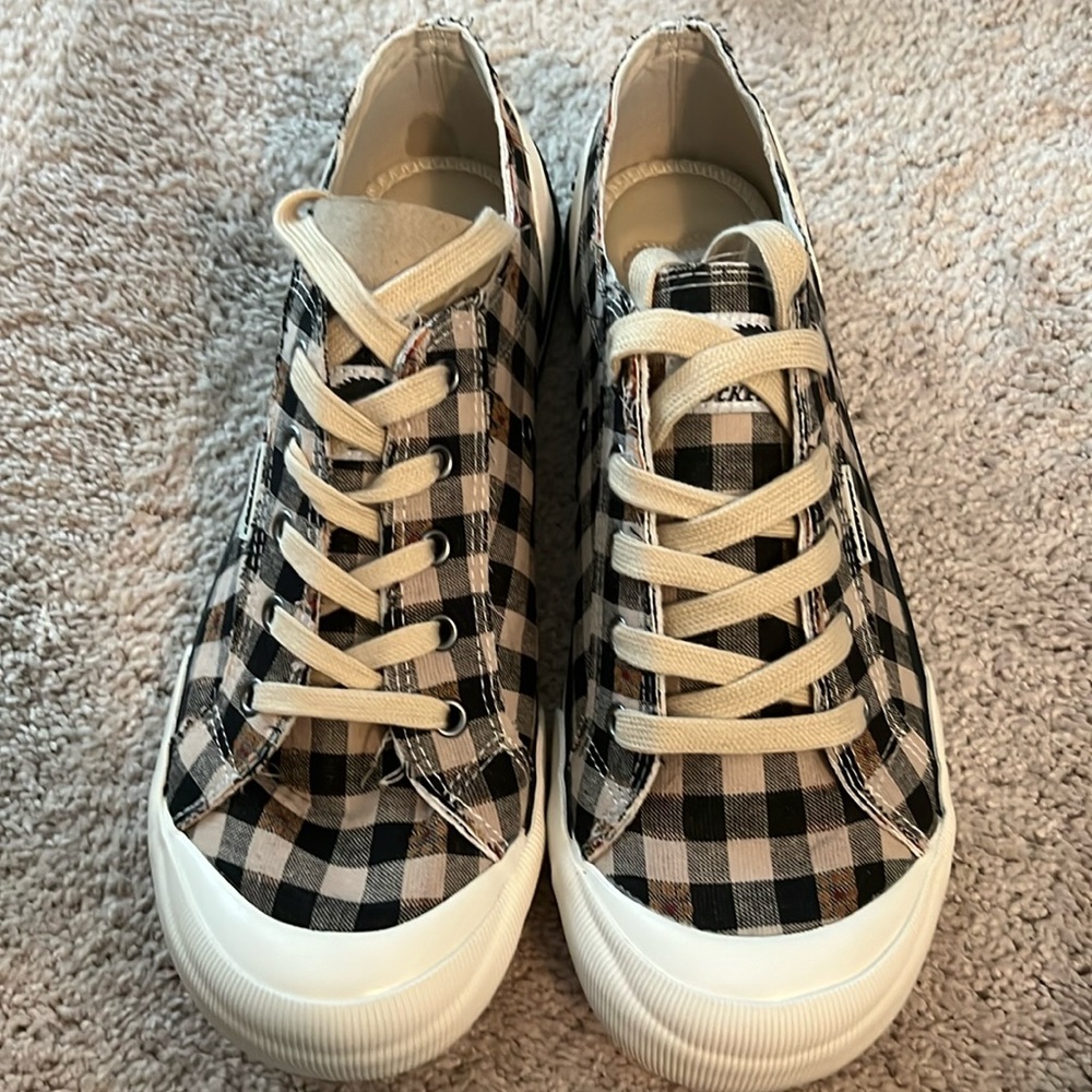 Brand New Rocket Dog Plaid shoes. Size 11